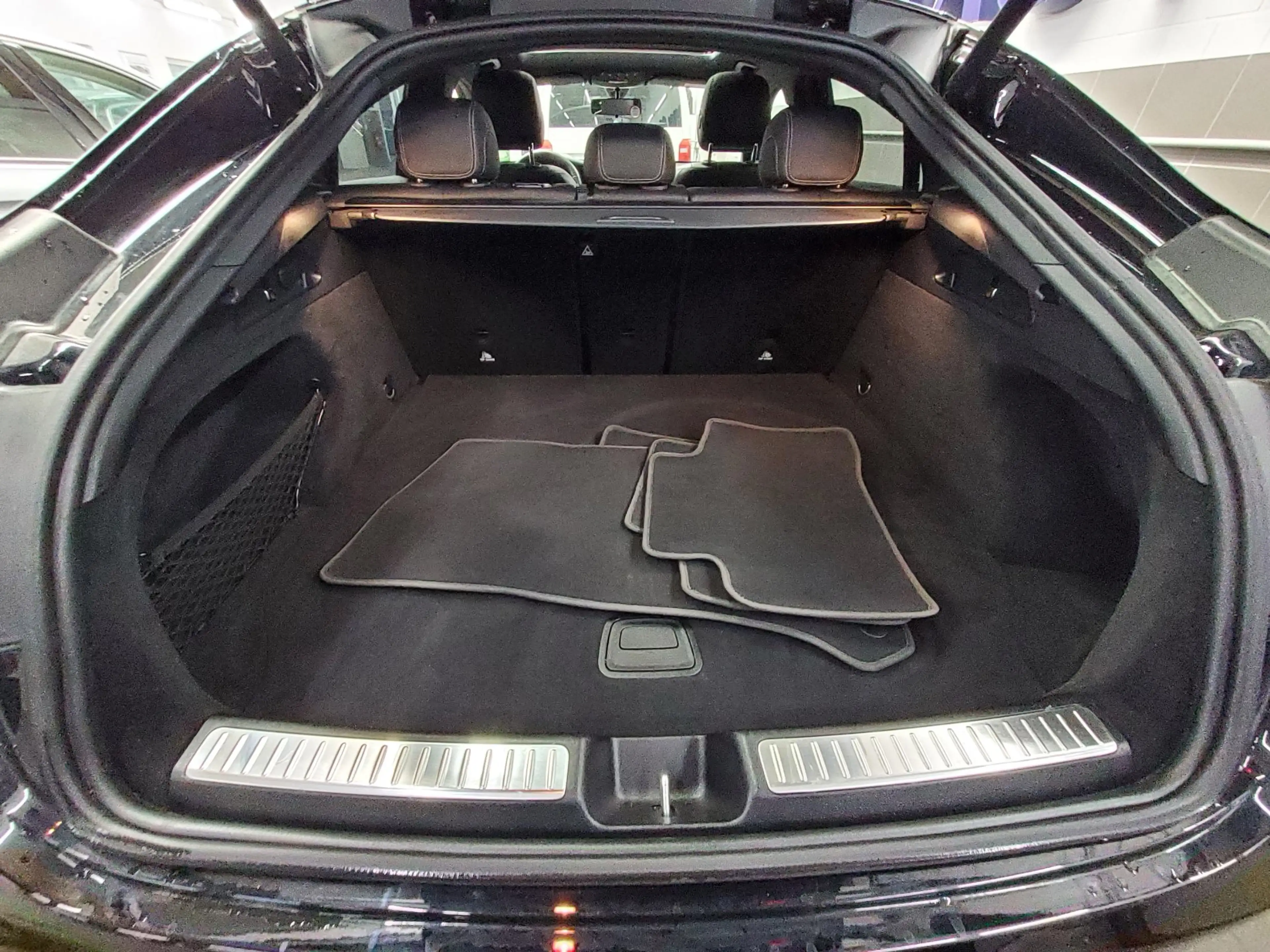 Mercedes-Benz GLC 400 Coup d 4M Leder Navi LED GSD — photo 11
