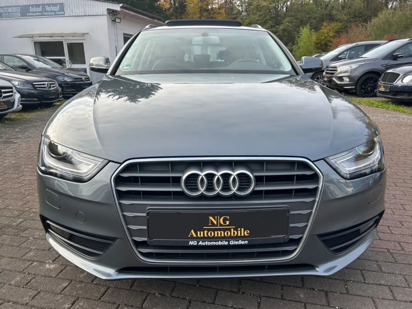 Audi A4 Avant Attraction *Pano*Bi-Xenon*AHK*SHZ* Grau - 2