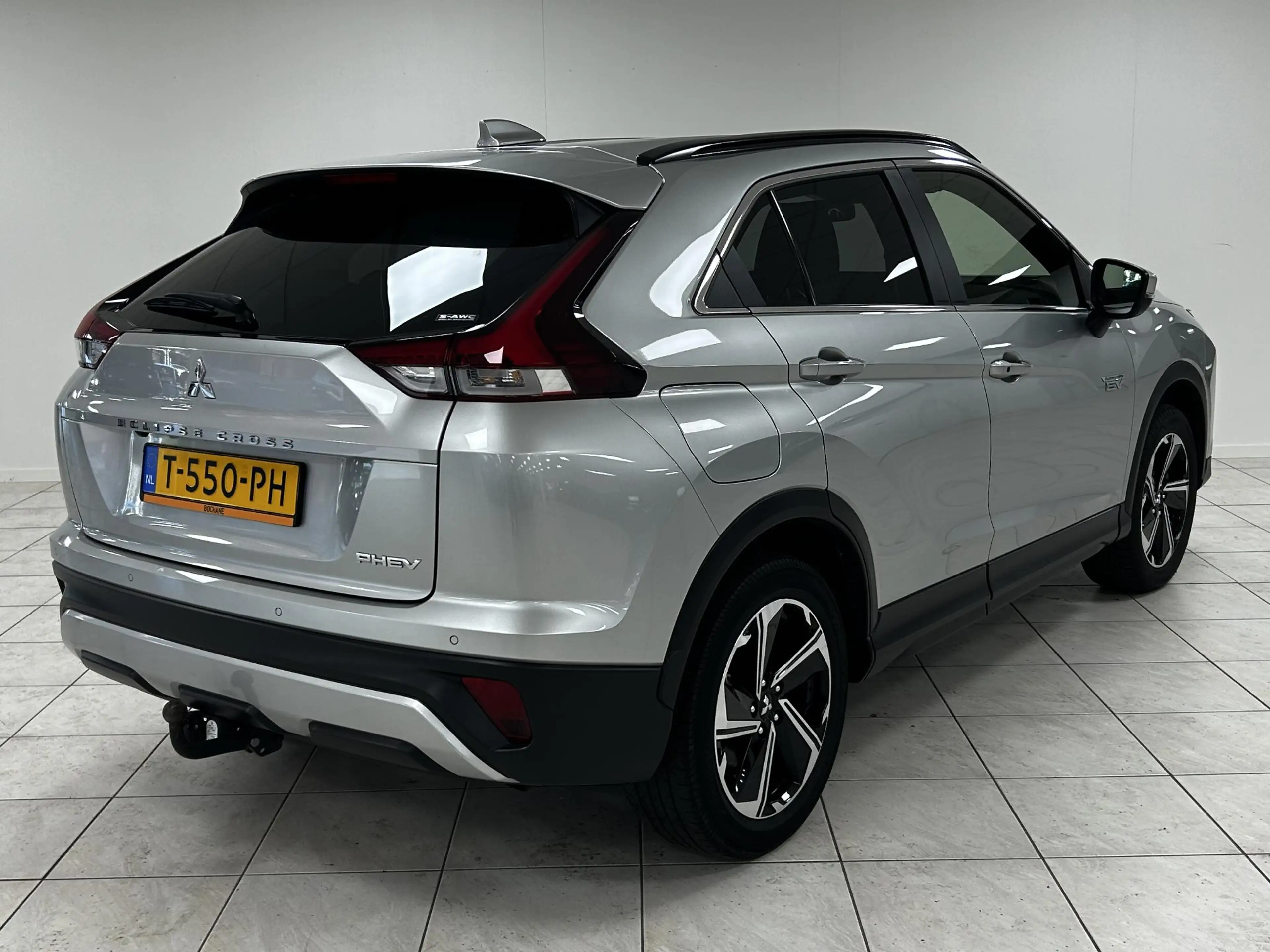 Mitsubishi Eclipse Cross 2.4 PHEV Intense+ NAVIGATIE | TREKHAAK | ACHTERUIT — photo 2