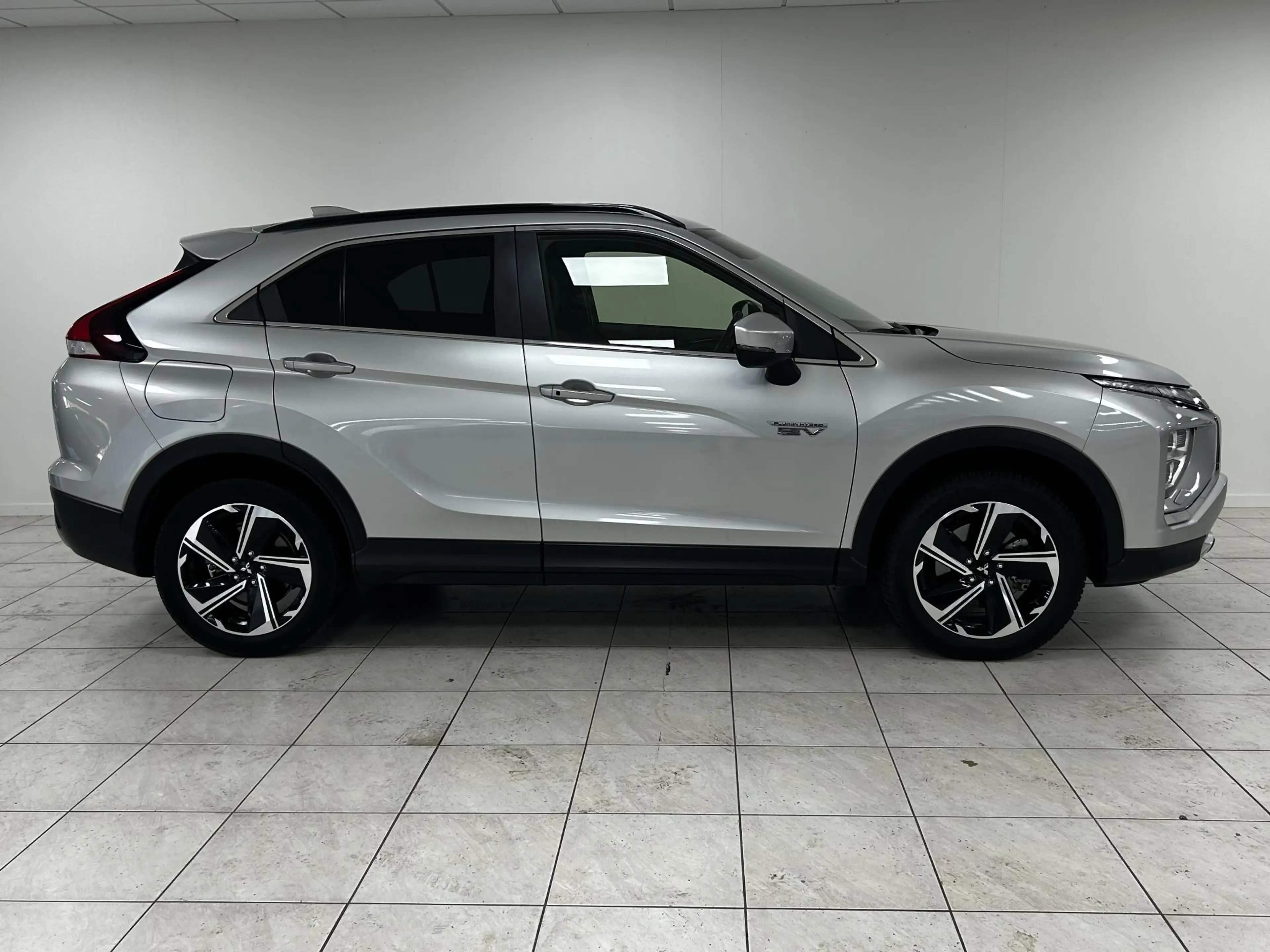 Mitsubishi Eclipse Cross 2.4 PHEV Intense+ NAVIGATIE | TREKHAAK | ACHTERUIT — photo 16