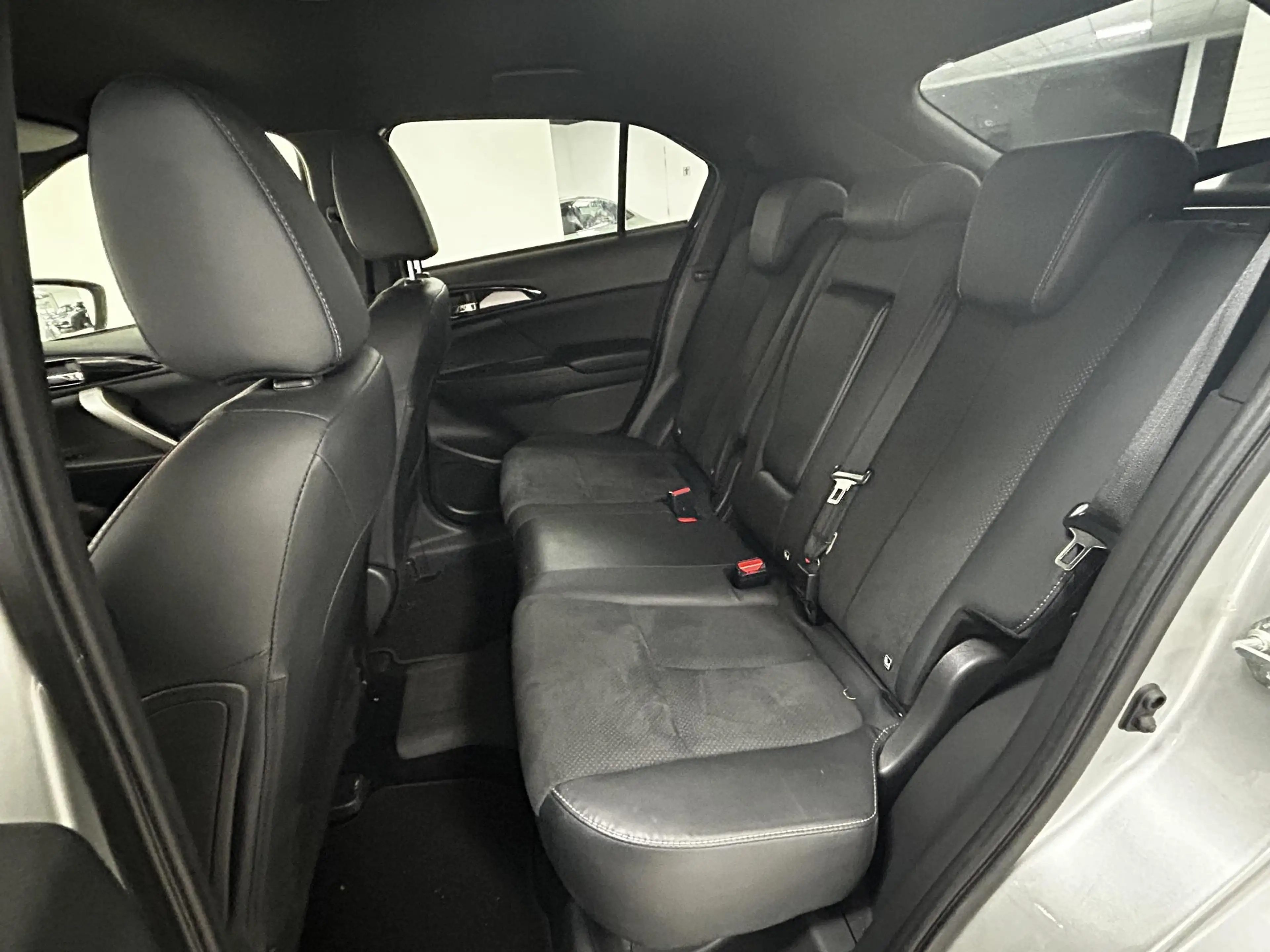 Mitsubishi Eclipse Cross 2.4 PHEV Intense+ NAVIGATIE | TREKHAAK | ACHTERUIT — photo 8