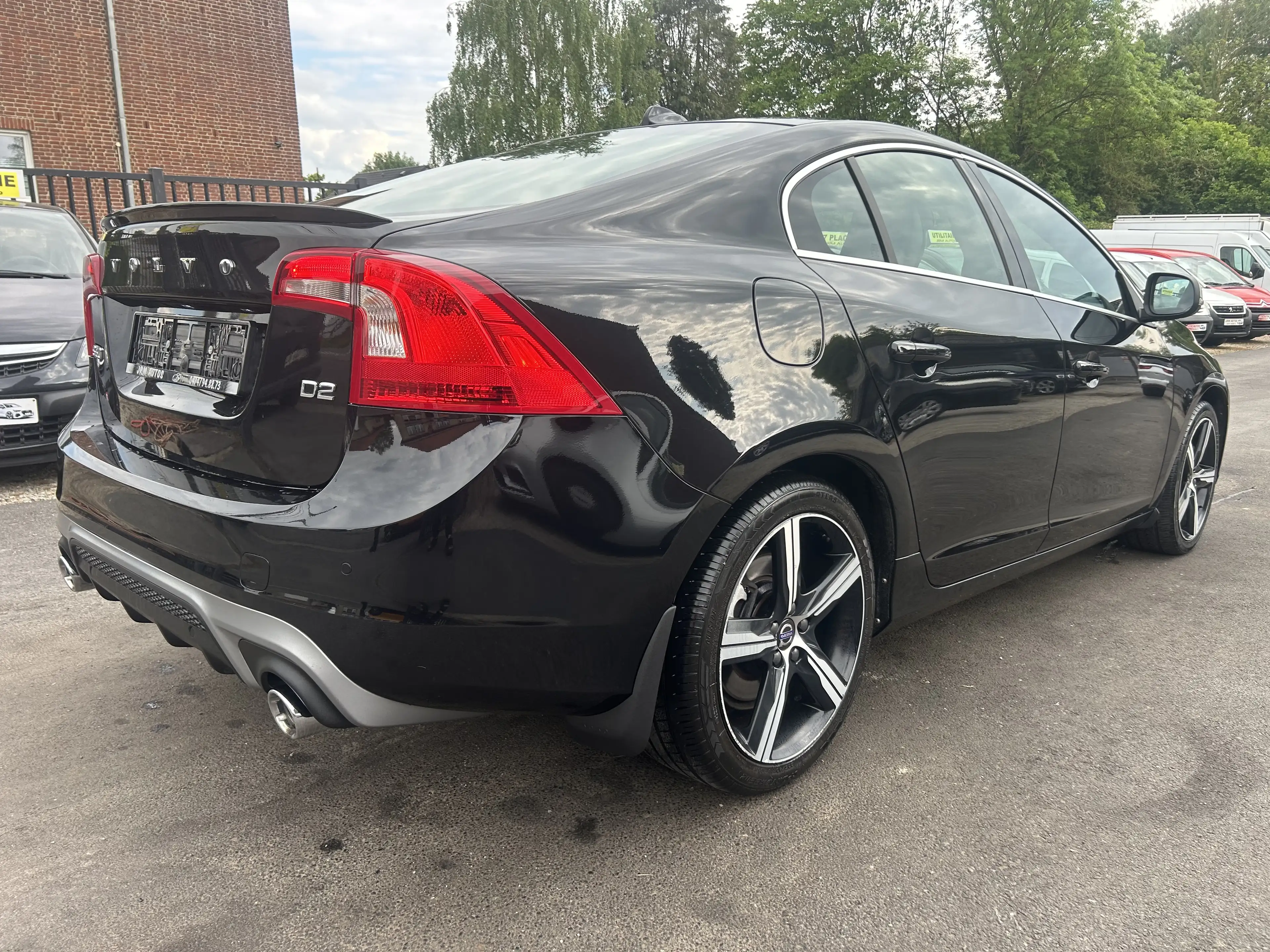 Volvo S60 2.0 D2 Momentum R-Design Avec Carnet Complet *** CLIM AUTO/GPS *** — photo 5
