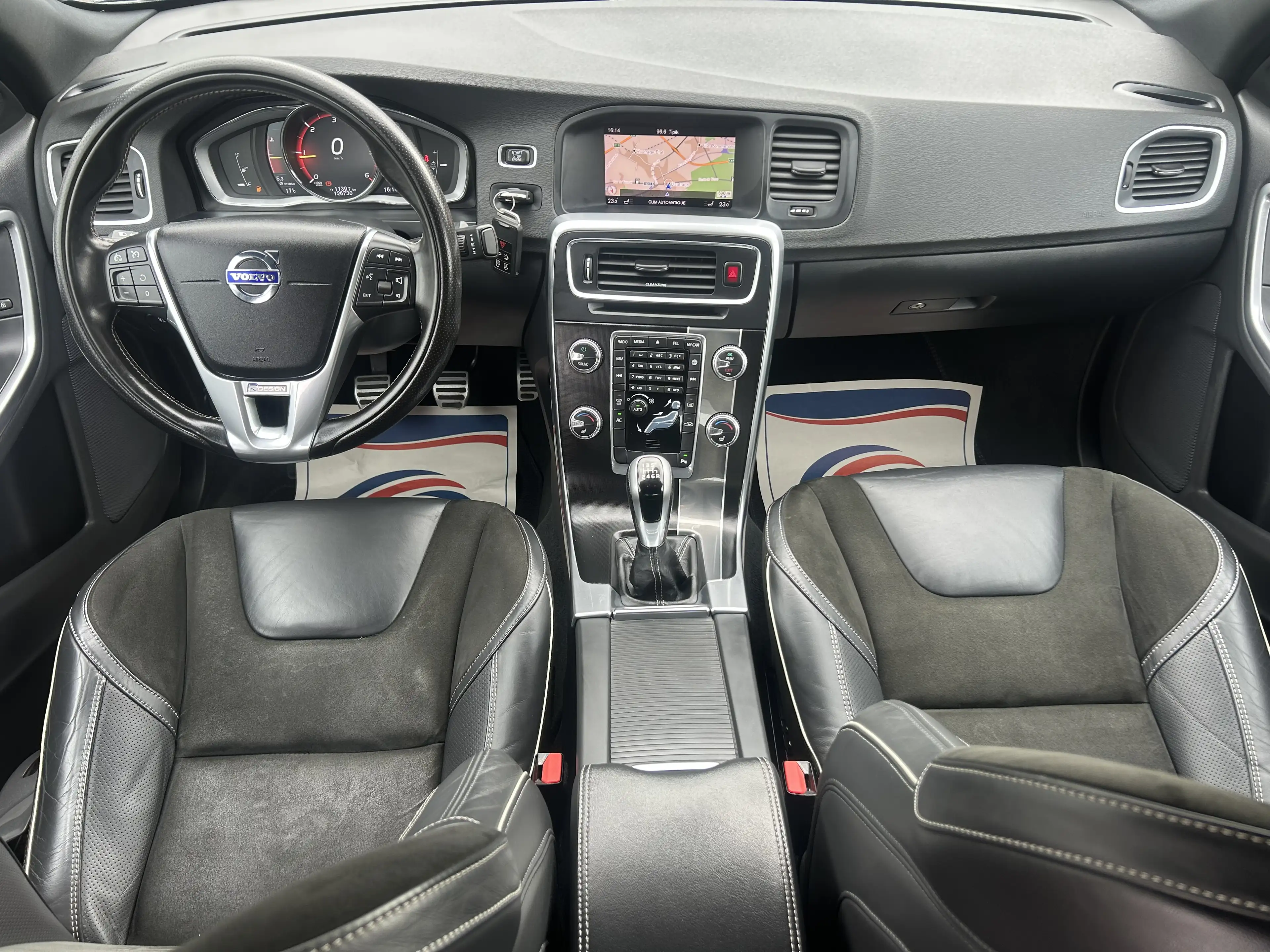 Volvo S60 2.0 D2 Momentum R-Design Avec Carnet Complet *** CLIM AUTO/GPS *** — photo 12