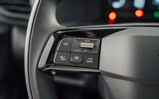 Opel Vivaro view 10