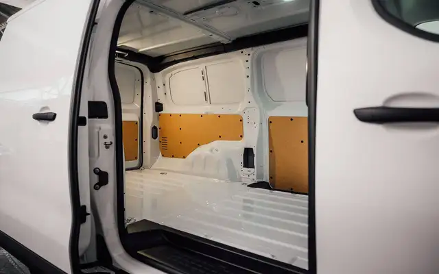 Opel Vivaro view 8