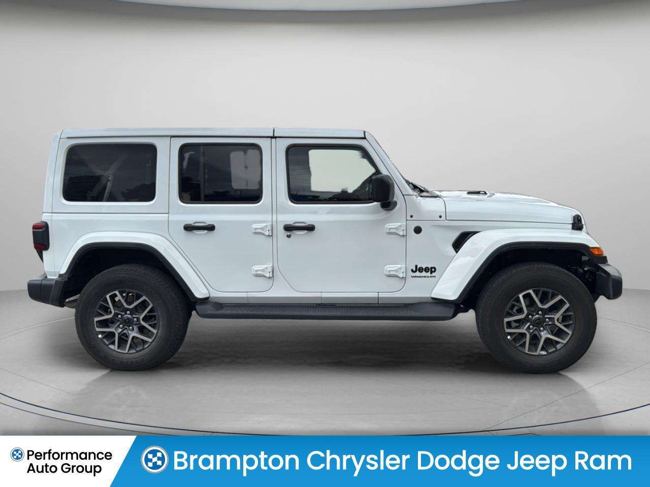 2026 Jeep Wrangler Sahara — снимка 1
