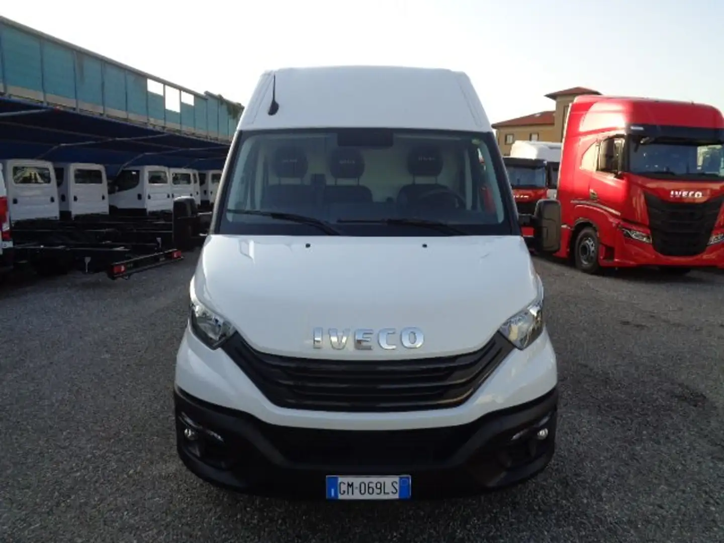 Iveco Daily 35S16 furgone Passo 4100 tetto alto Bianco - 2