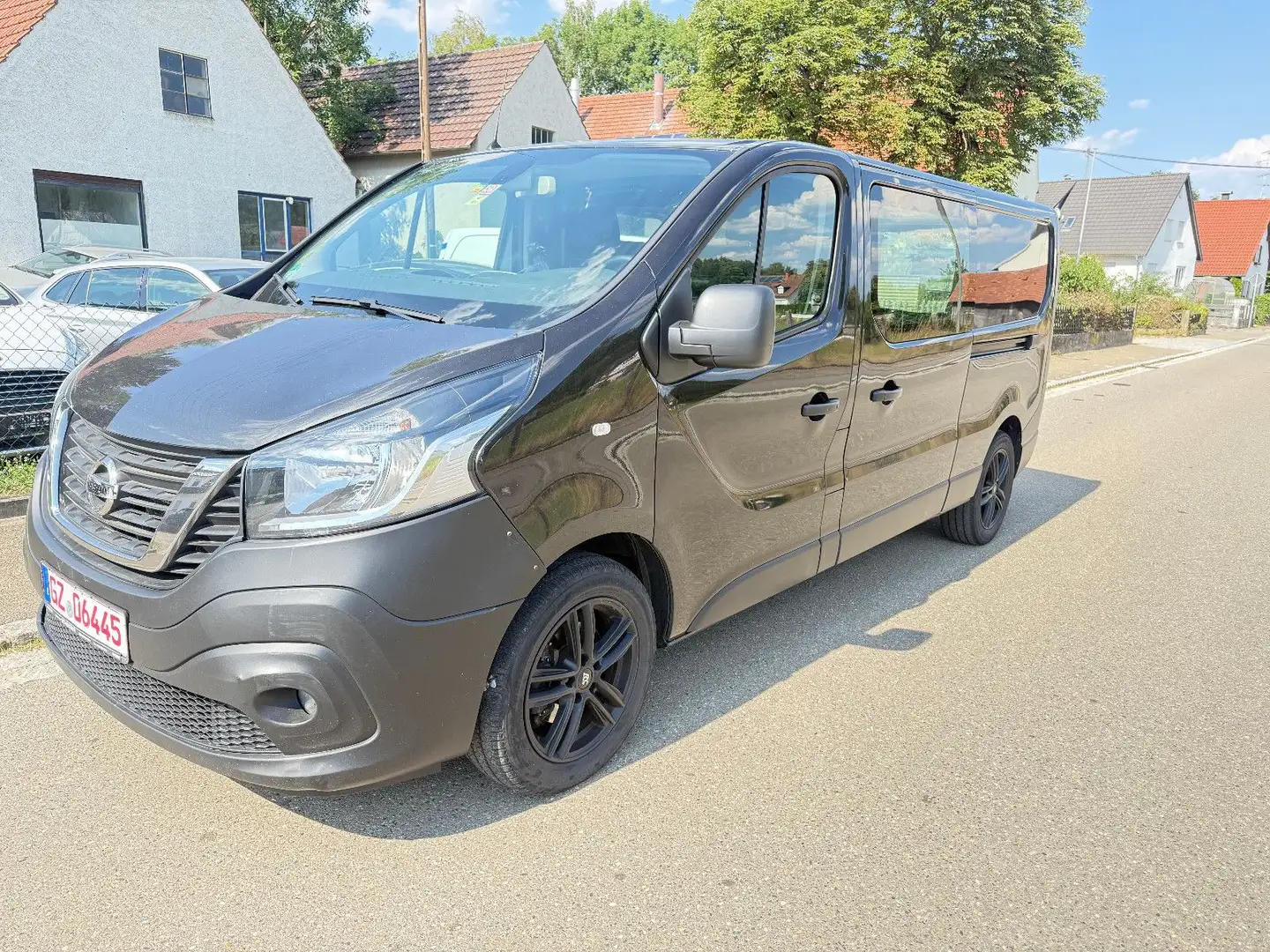 Nissan NV300 Kastenwagen L2H1 2,9t COMFORT Schwarz - 2
