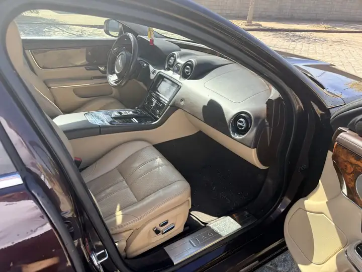 Jaguar XJ 5.0 LWB Premium Luxury 2010, foto 7