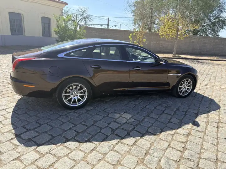 Jaguar XJ 5.0 LWB Premium Luxury 2010, foto 6
