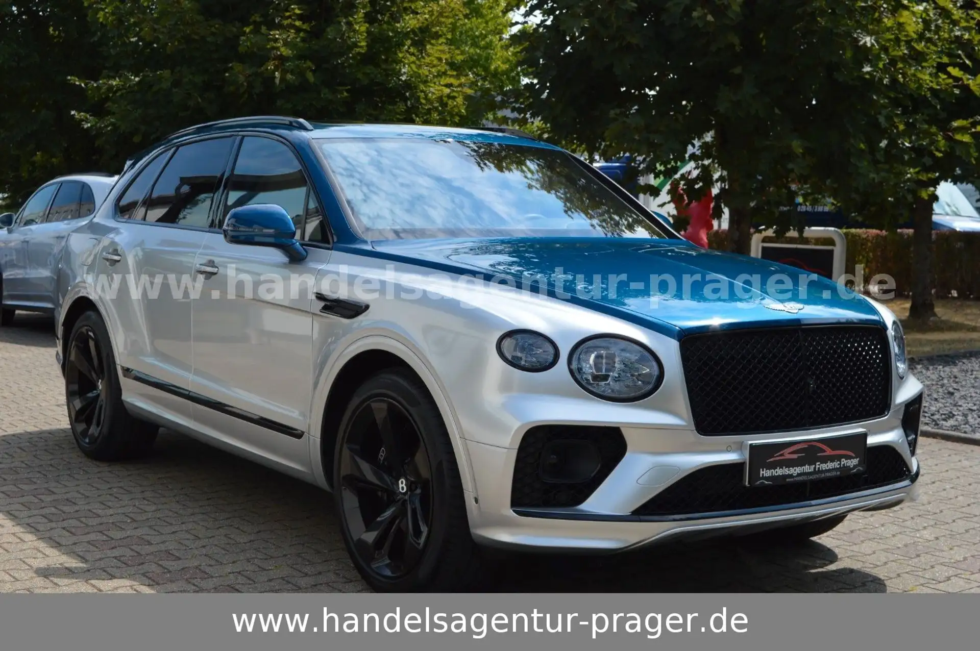 벤틀리 Bentley Bentayga 2023 실버 사진 3