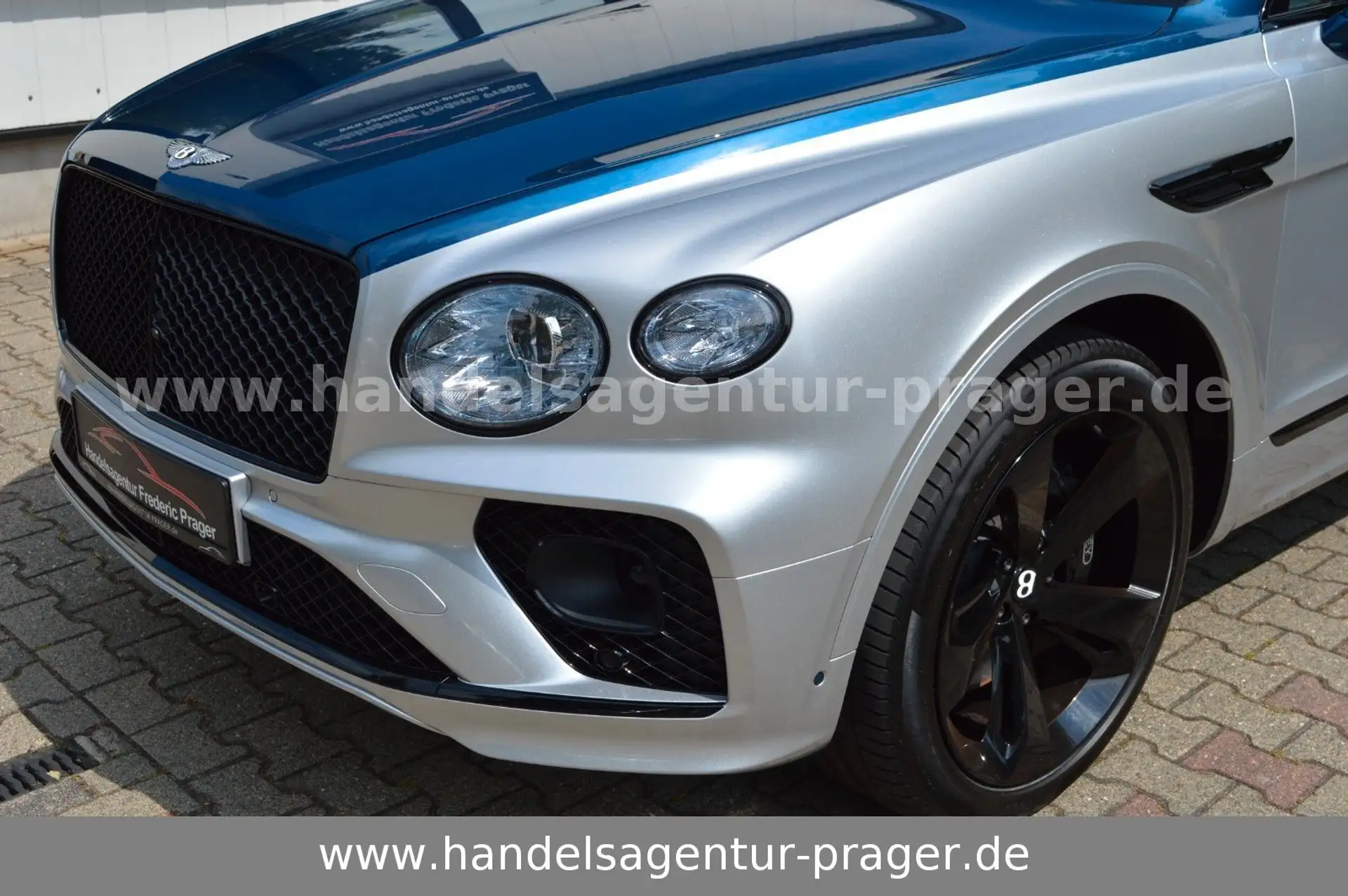 벤틀리 Bentley Bentayga 2023 실버 사진 4
