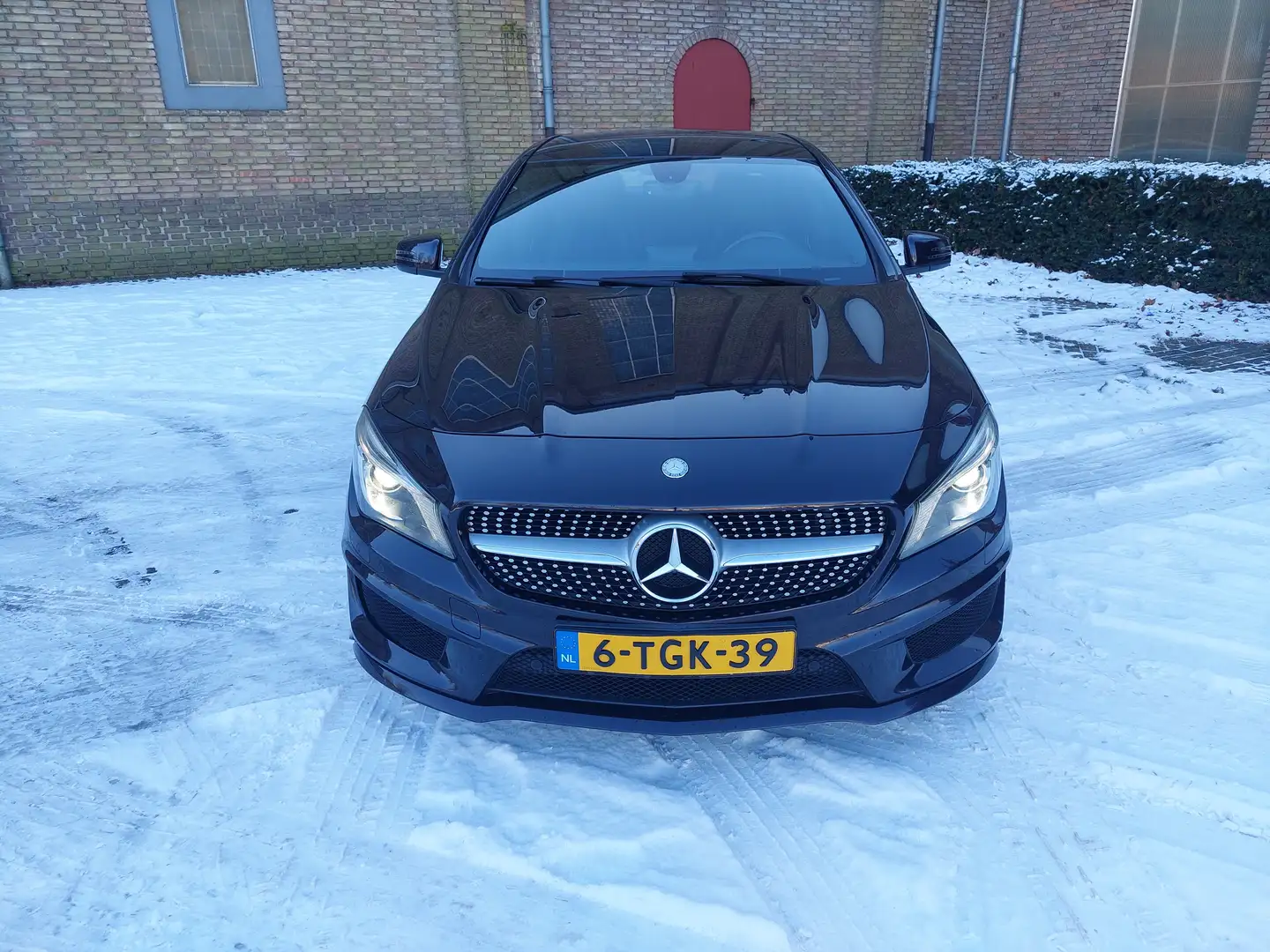 Mercedes-Benz CLA 200 Ambition AMG-Styling Paars - 1