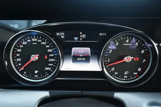 Mercedes-Benz E view 21