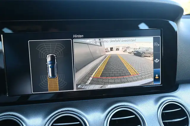 Mercedes-Benz E view 23
