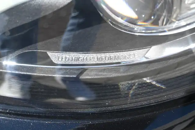 Mercedes-Benz E view 10