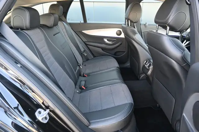 Mercedes-Benz E view 16