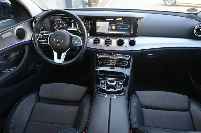 Mercedes-Benz E view 19
