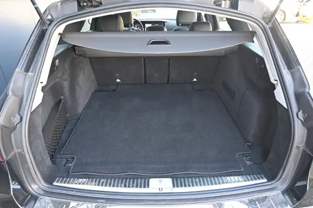 Mercedes-Benz E view 17