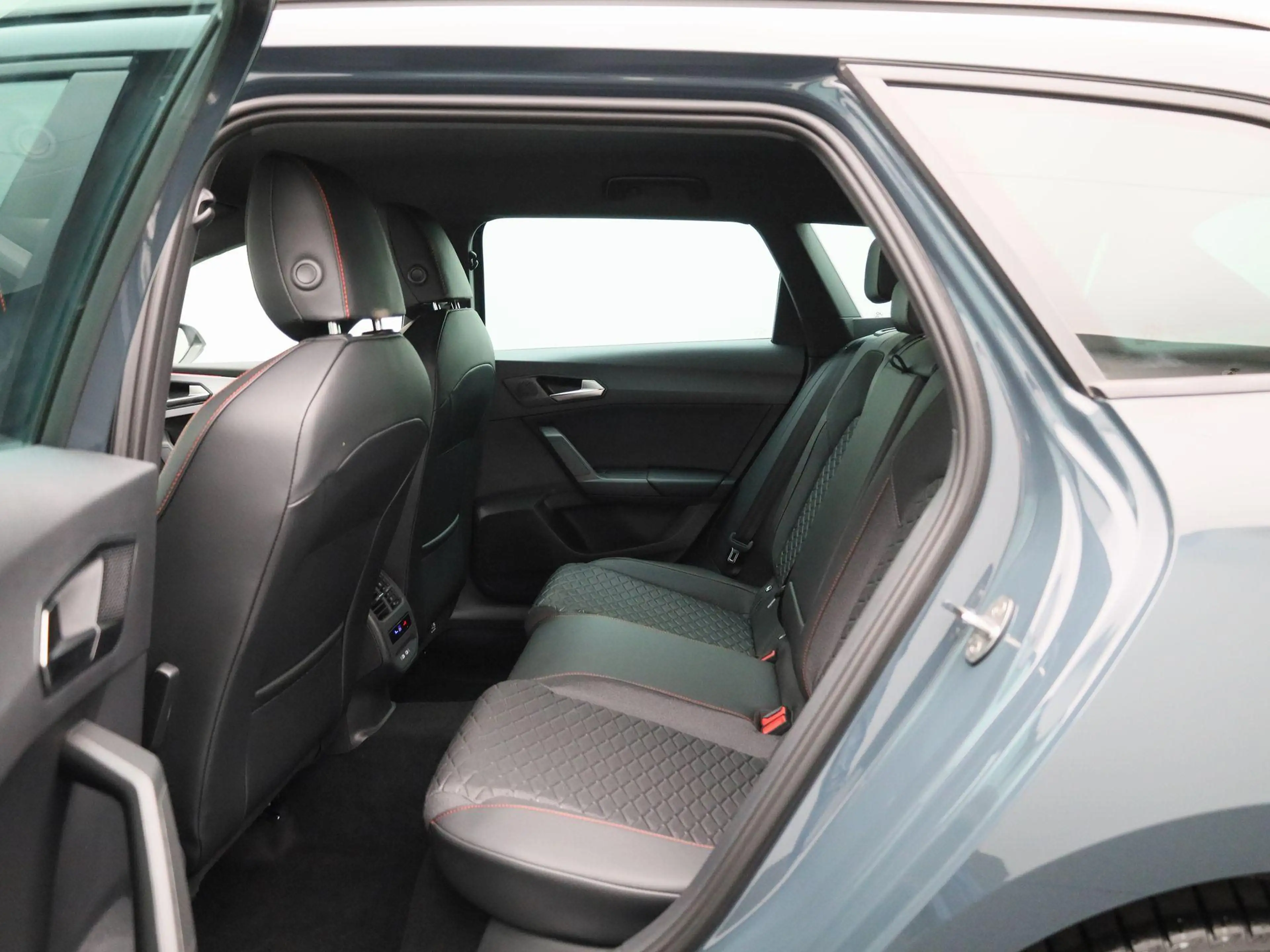 SEAT Leon e-Hybrid Sportstourer 1.5 TSI FR Business 204 PK | Automaat — photo 10