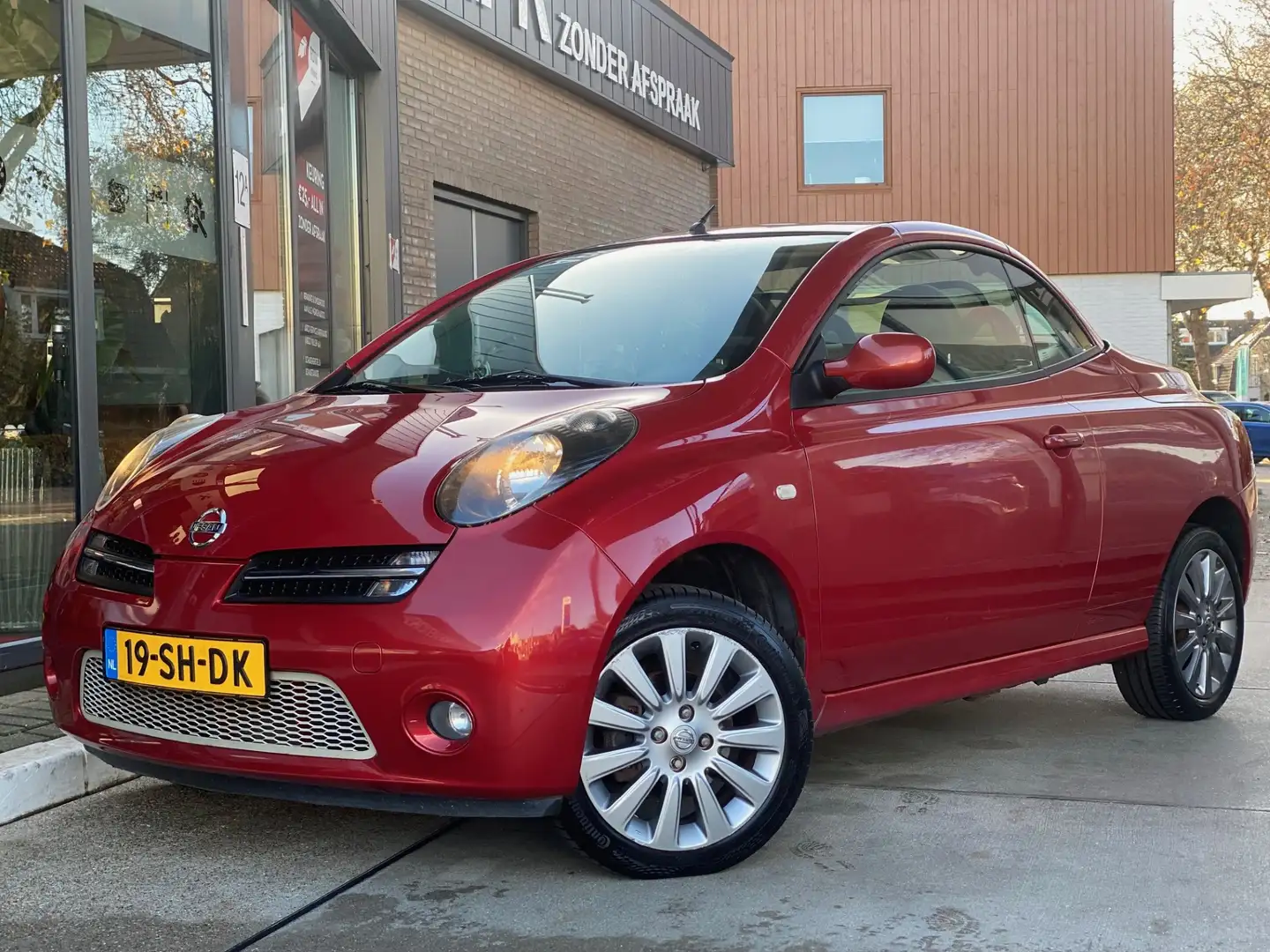 Nissan Micra C+C 1.6 Tekna Plus Rojo - 1