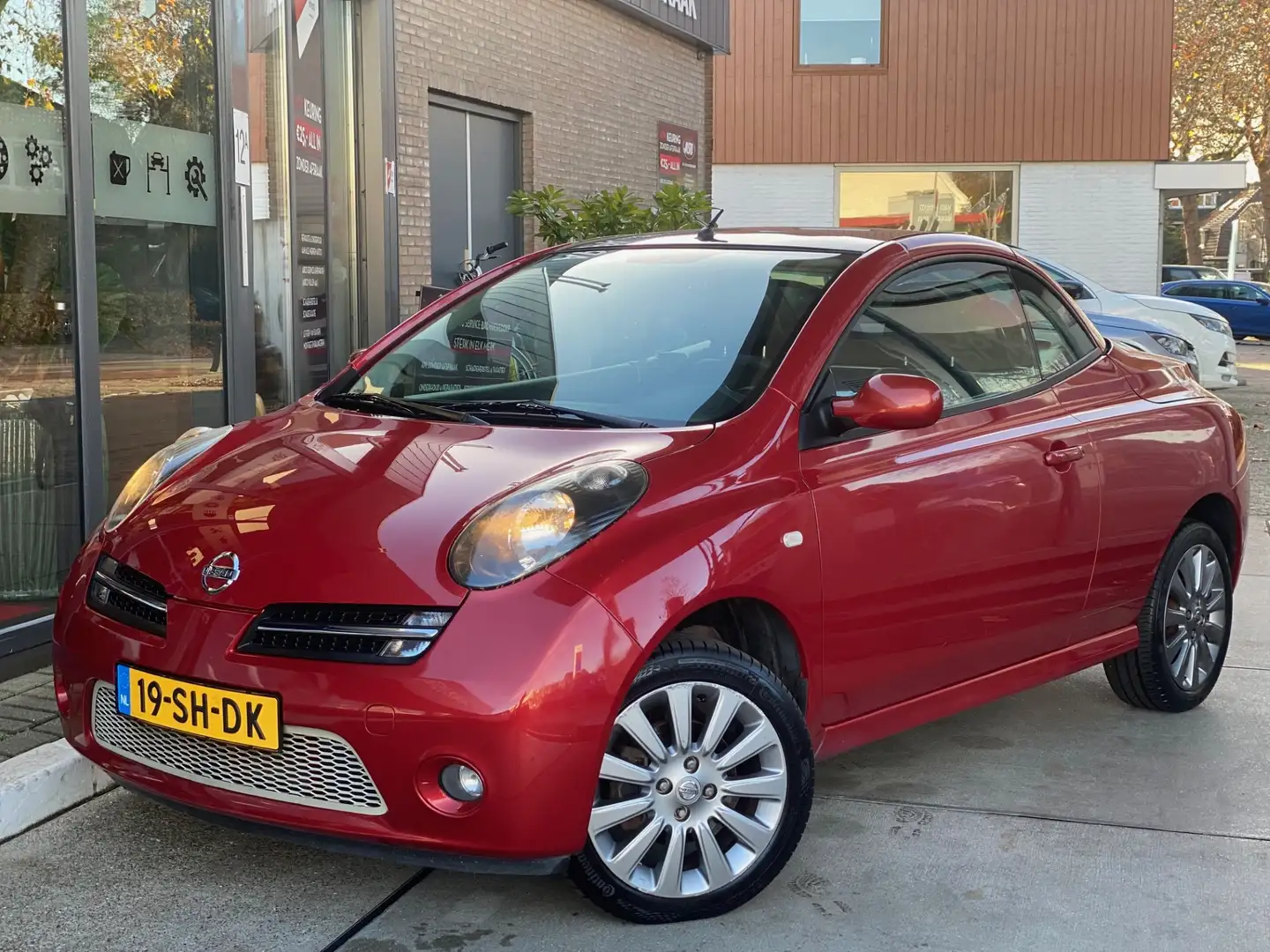 Nissan Micra C+C 1.6 Tekna Plus Rojo - 2