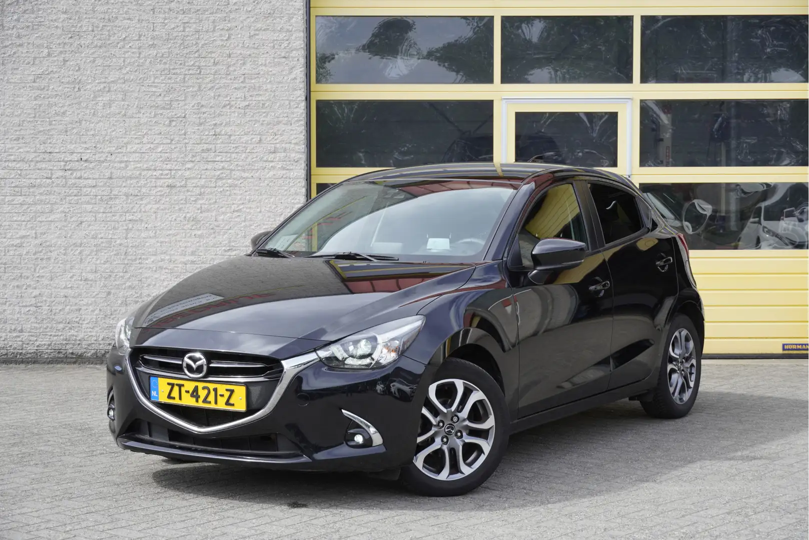 Mazda 2 1.5 Skyactiv-G 5drs GT-M BJ2019 Lmv 16" | Led V+A Zwart - 1