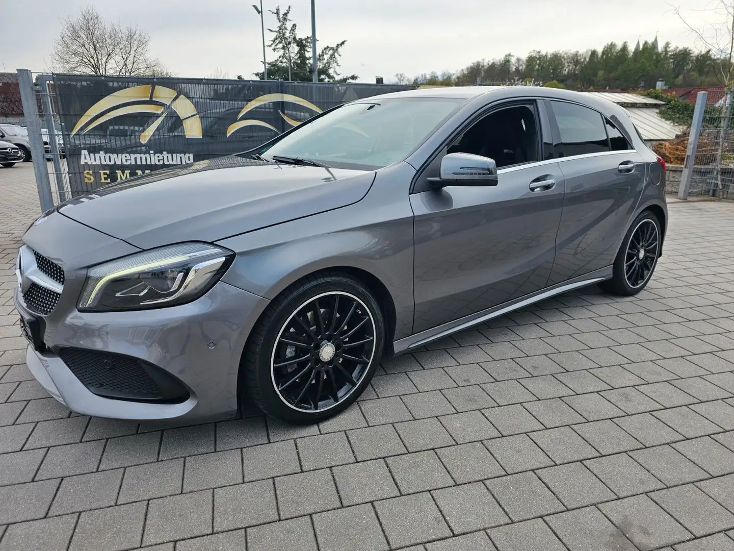Mercedes-Benz A 250 BlueEfficiency AMG SPORT / TOP/ TÜV NEU Gris - 1