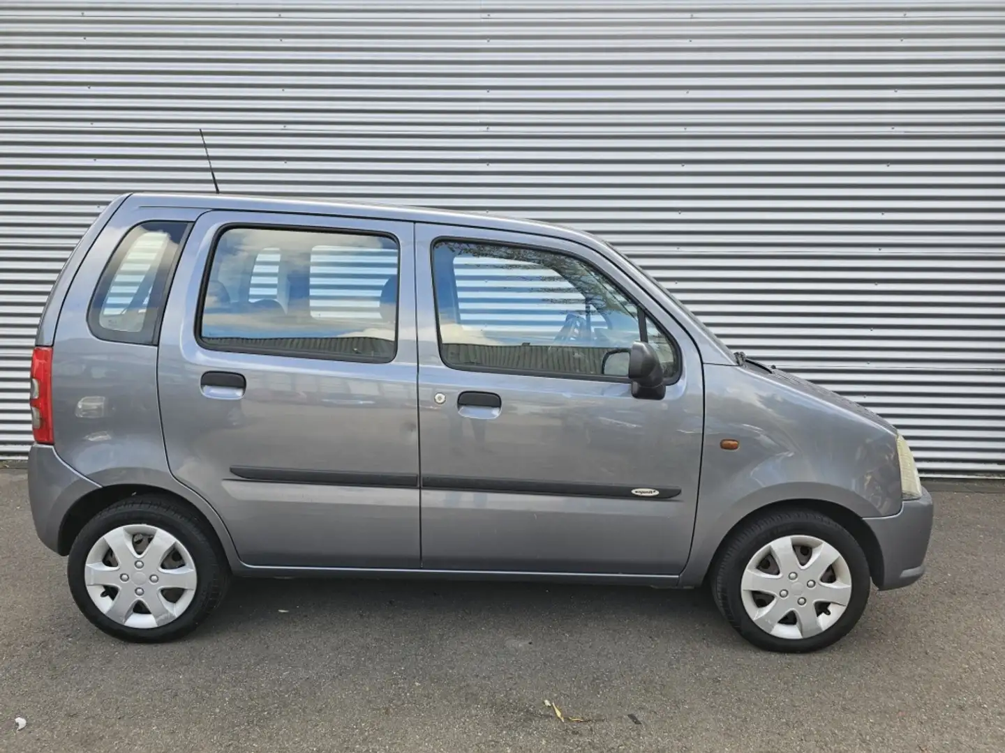 Suzuki Wagon R+ 1.2 Trend Dealer onderhouden Grau - 1