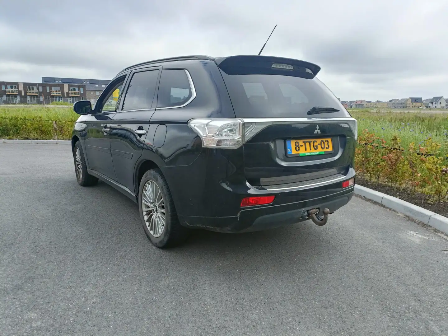 Mitsubishi Outlander 2.0 PHEV Instyle+ Zwart - 2