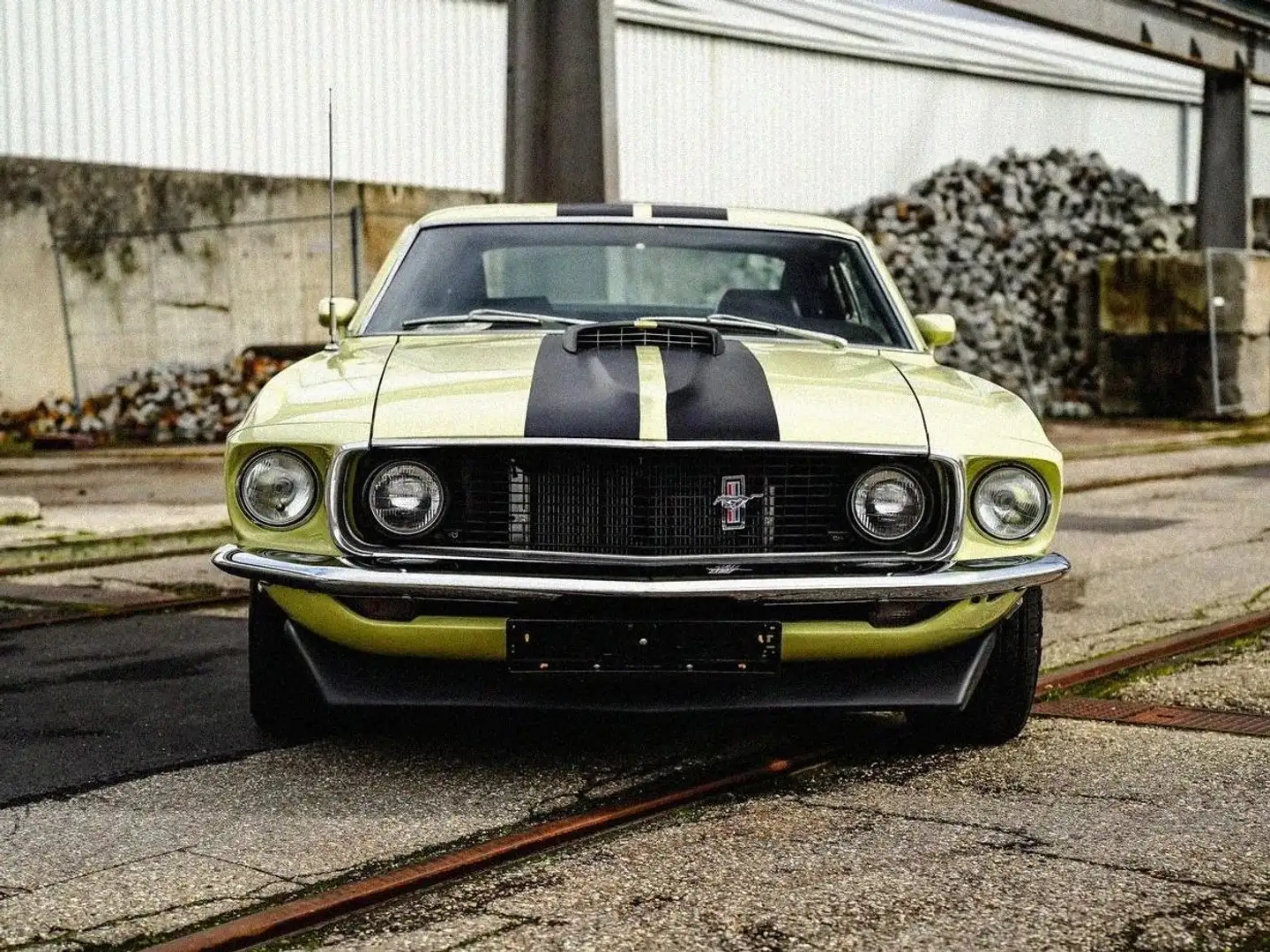 Ford Mustang Mustang I Fastback Gold - 1