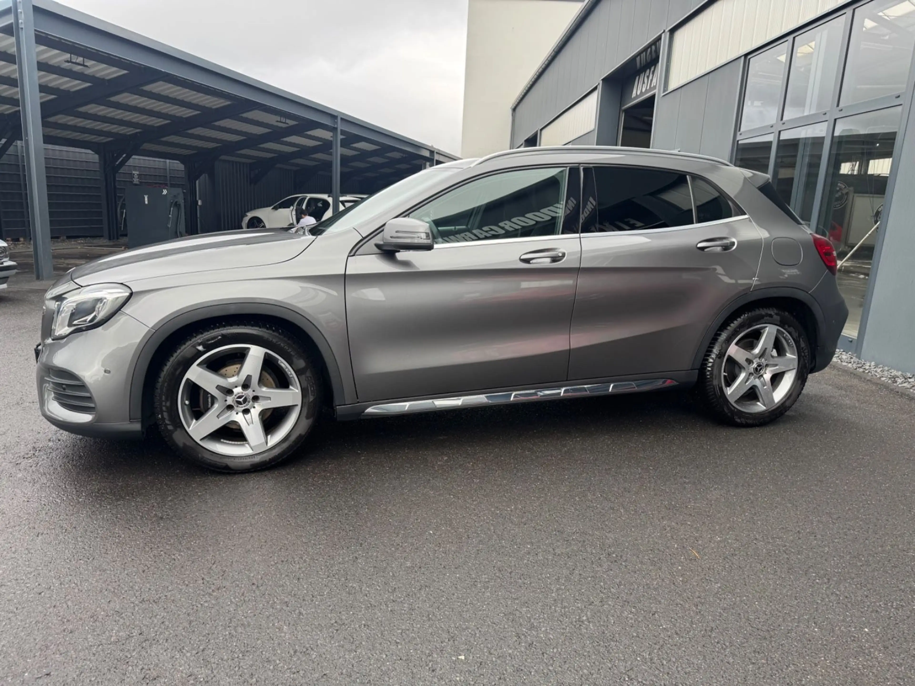 Mercedes-Benz GLA 180 AMG Line Navi*2 Hand*PDC*SHZ Garantie — photo 13
