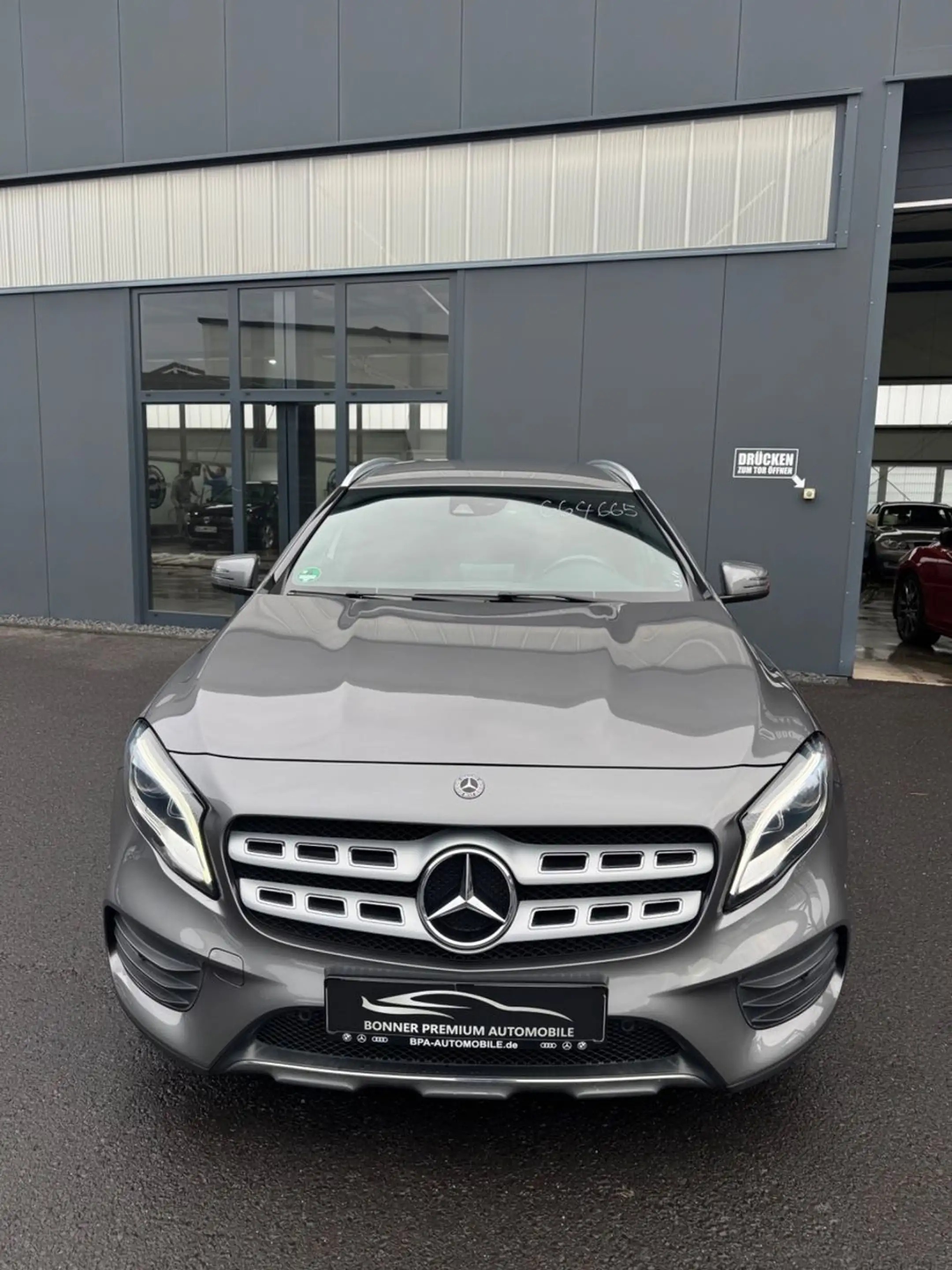 Mercedes-Benz GLA 180 AMG Line Navi*2 Hand*PDC*SHZ Garantie — photo 3