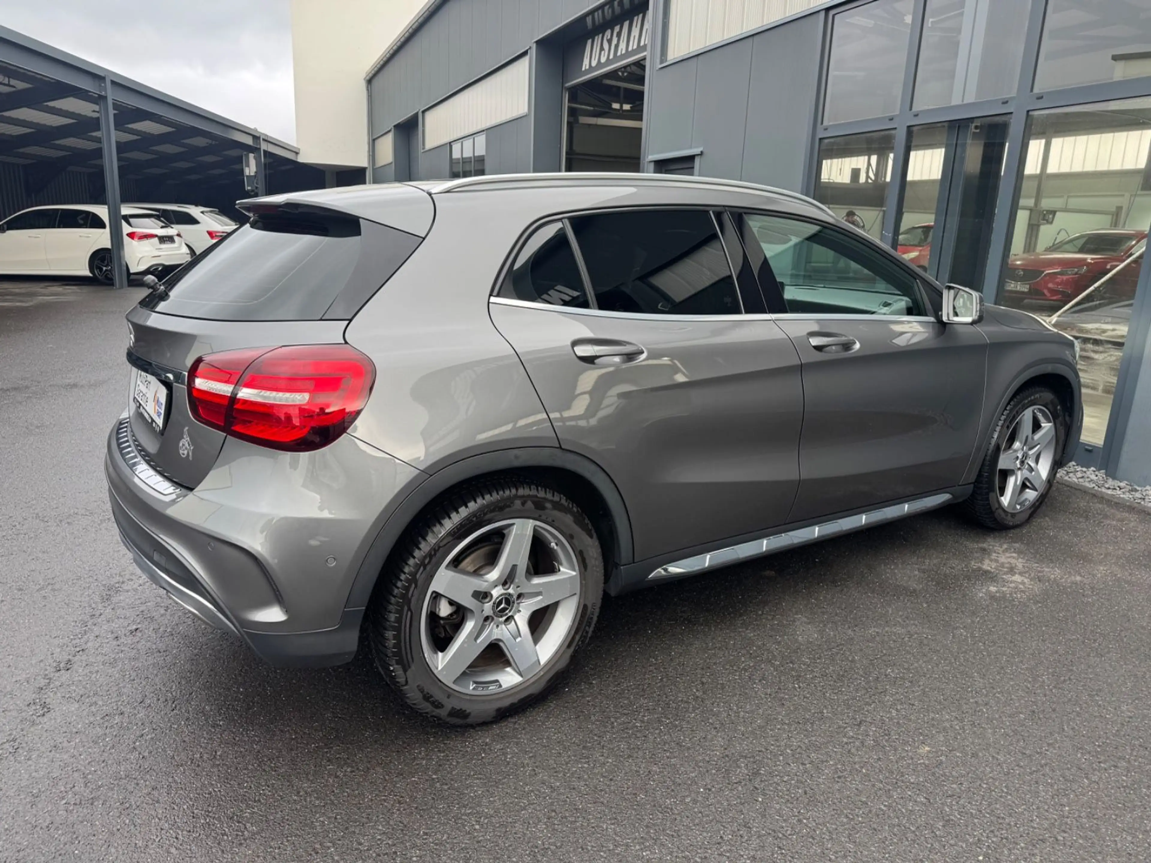 Mercedes-Benz GLA 180 AMG Line Navi*2 Hand*PDC*SHZ Garantie — photo 5