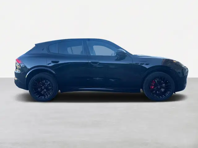 Maserati Grecale view 6