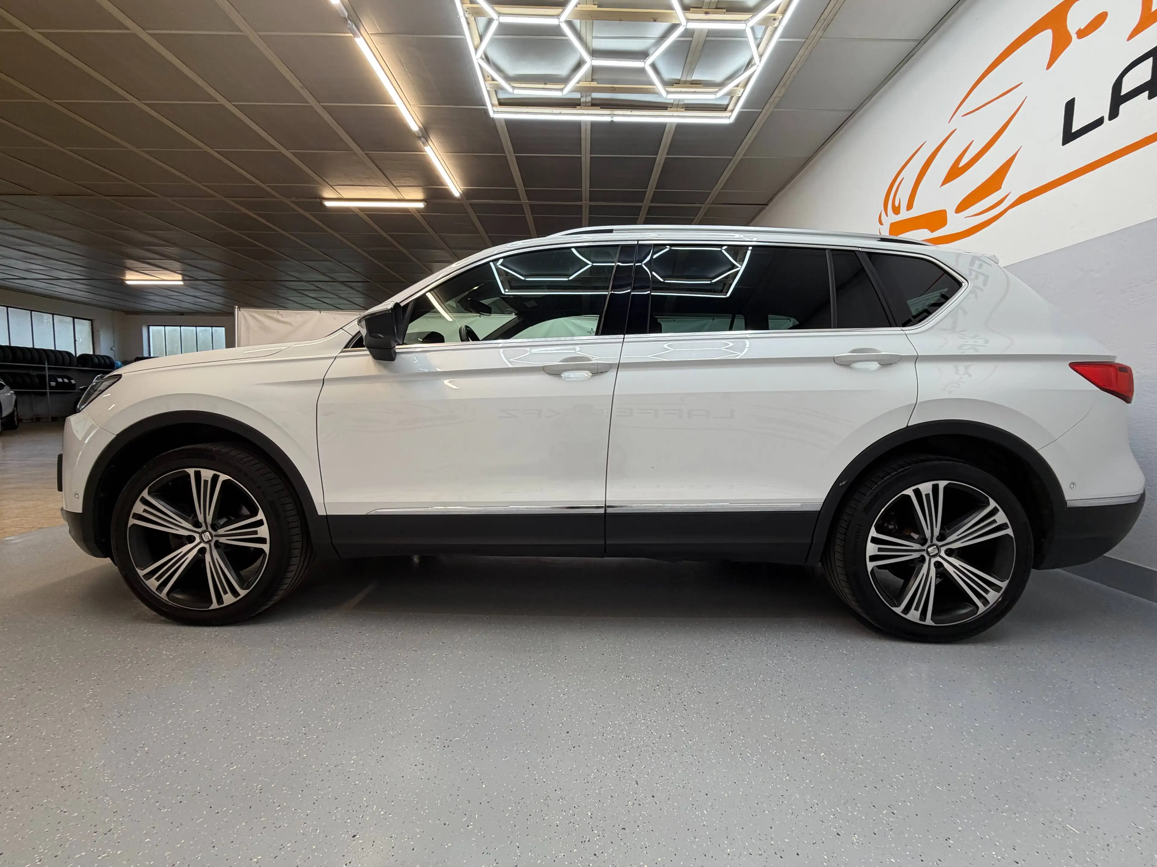 SEAT Tarraco Xcellence 4Drive 2,0 TDI KLIMAAUTO APP NAVI PDC RFK AHK — photo 11