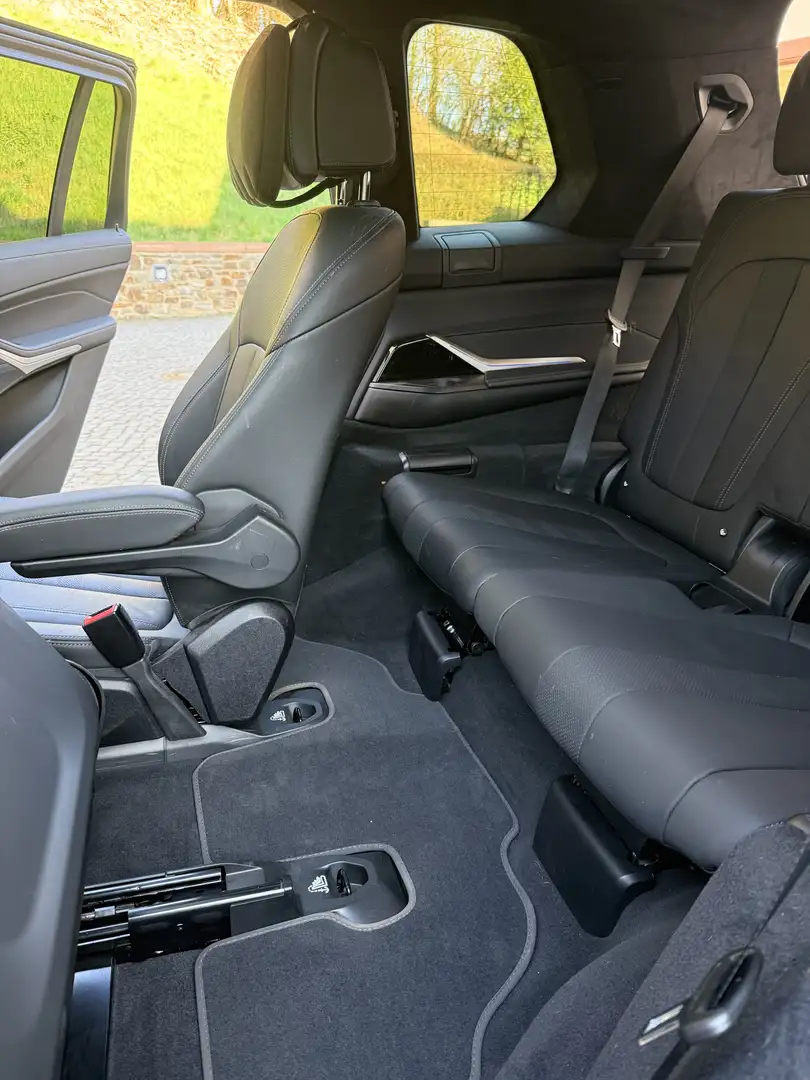 BMW X7 xDrive 40d  M Sport I  6-Sitzer  I PanoSky I HUD Schwarz - 2
