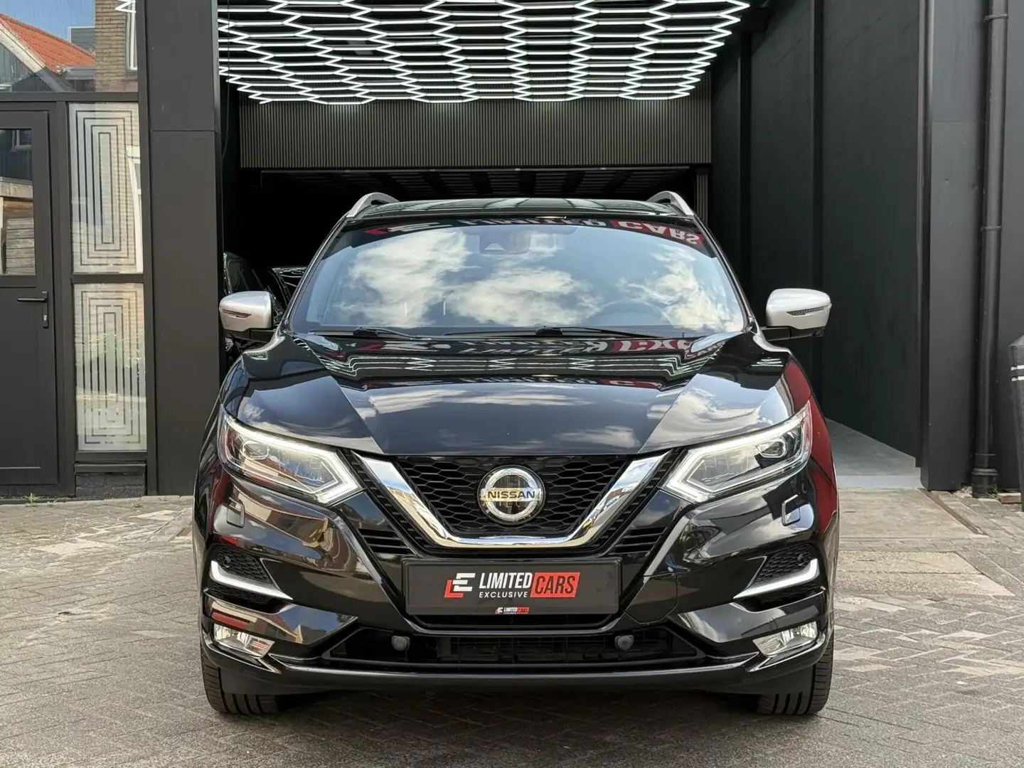 Nissan Qashqai 1.3 DIG-T,Leder, Navi, 360 Camera, Pano, Noir - 2