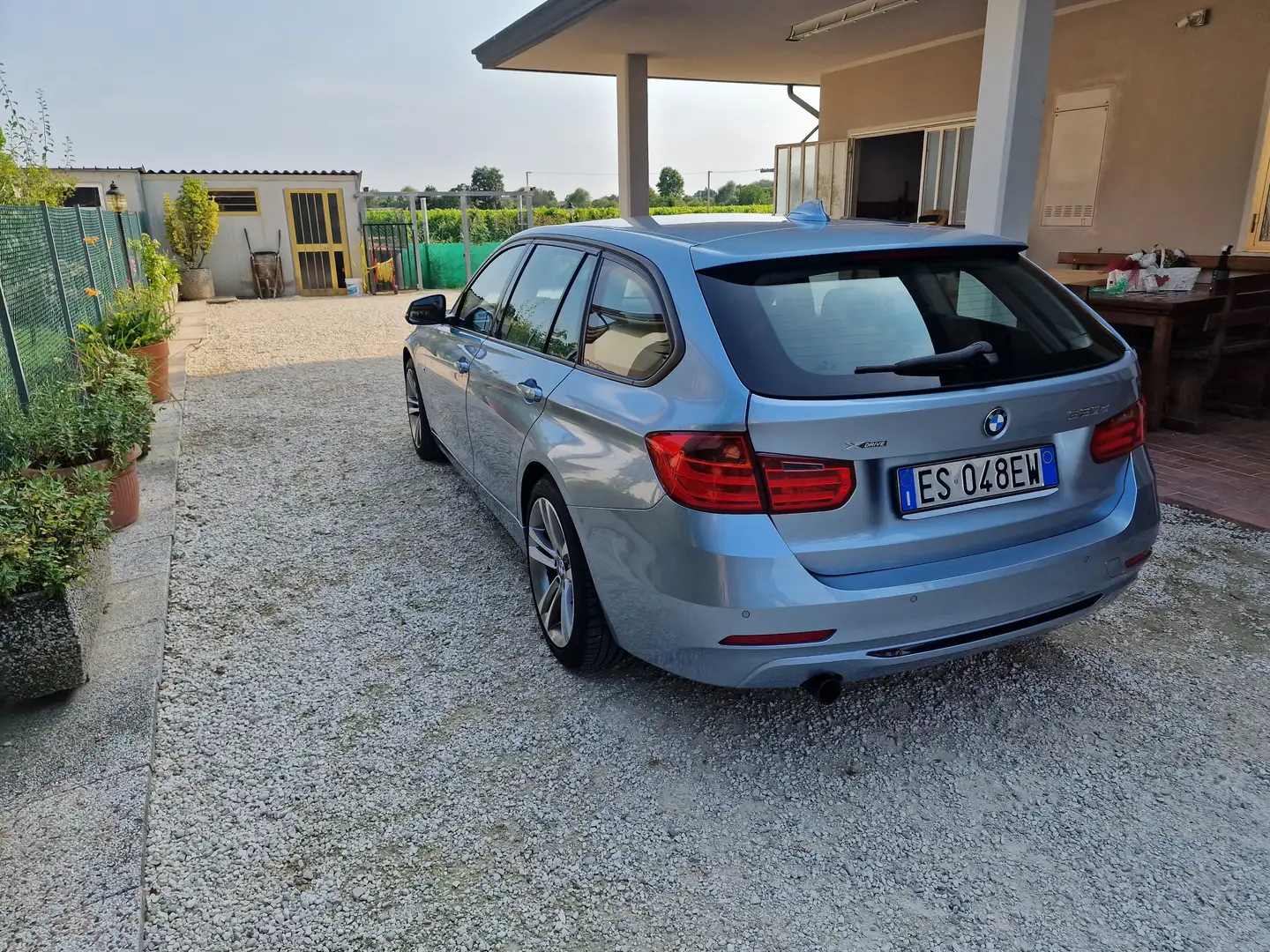 BMW 320 Serie 3 F31 2012 Touring 320d Touring xdrive Blu/Azzurro - 2