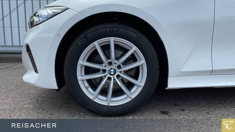 BMW 320 i A Lim Autom — photo 3