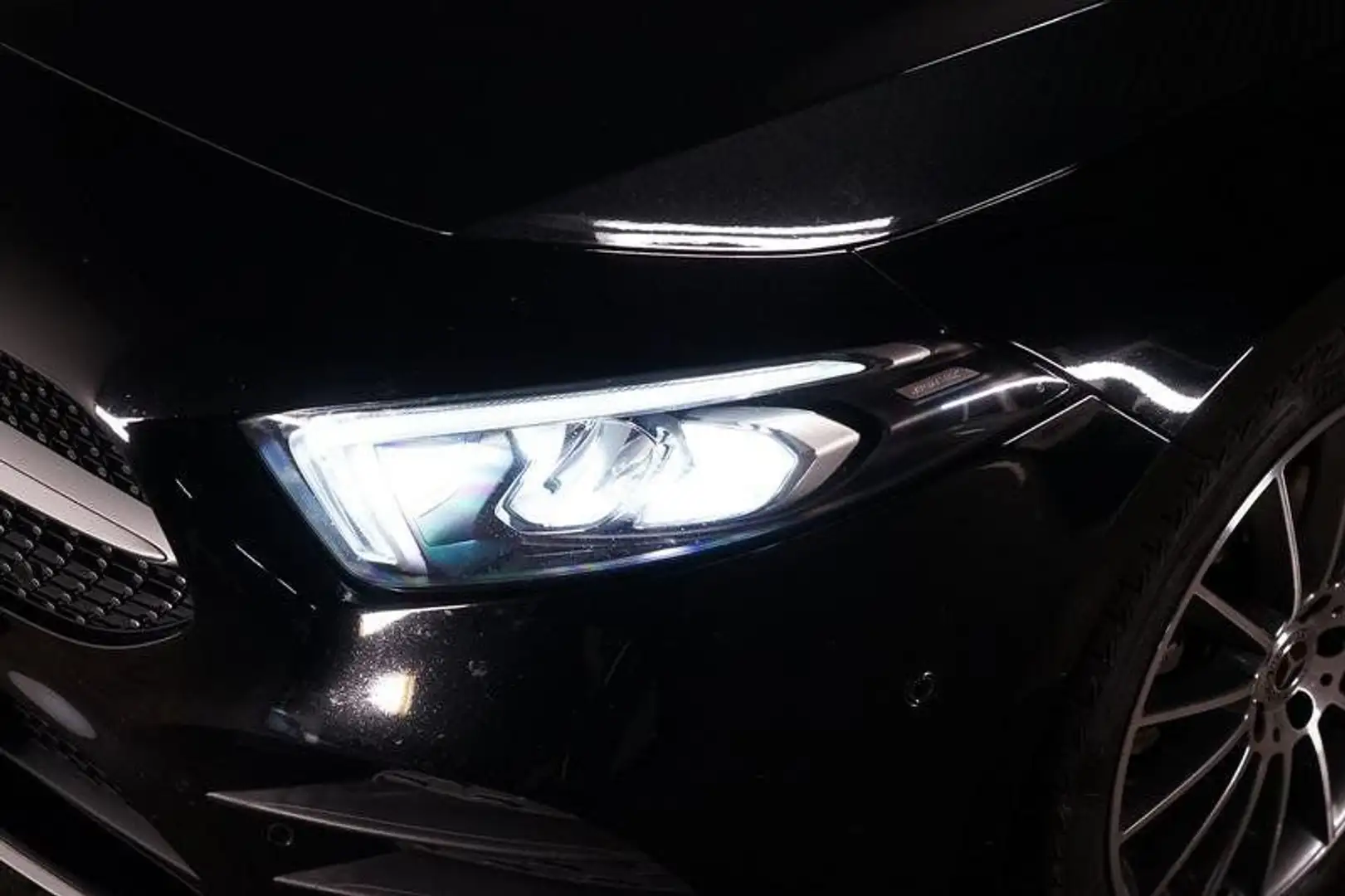 Mercedes-Benz A 220 4Matic AMG Line AMG/MBUX/360°/ACC/AUT/KeyL Black - 2