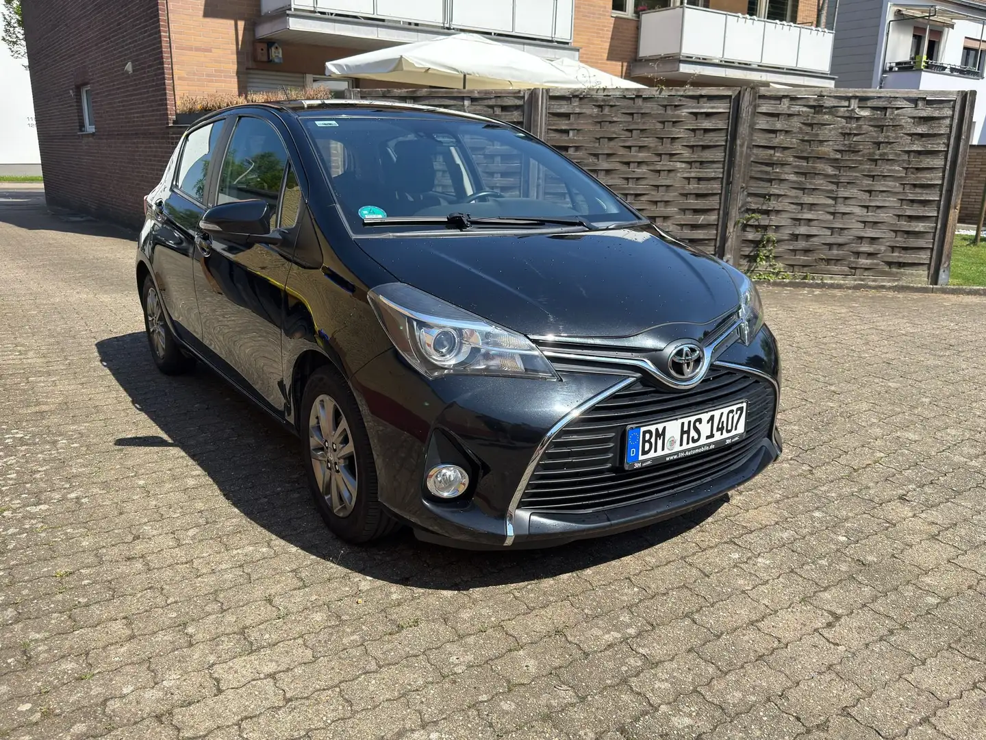 Toyota Yaris Yaris 1.0 VVT-i Edition-S Schwarz - 1