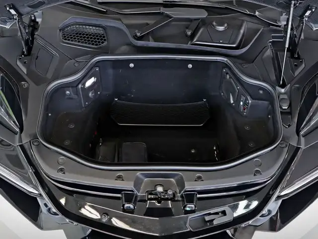 Lamborghini Revuelto view 5