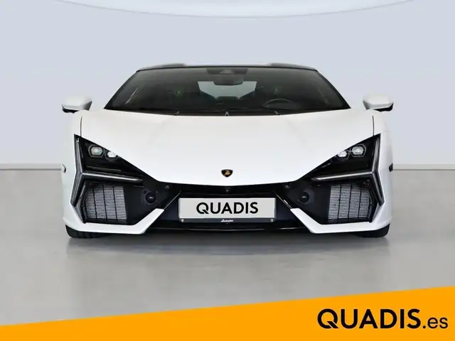 Lamborghini Revuelto view 4