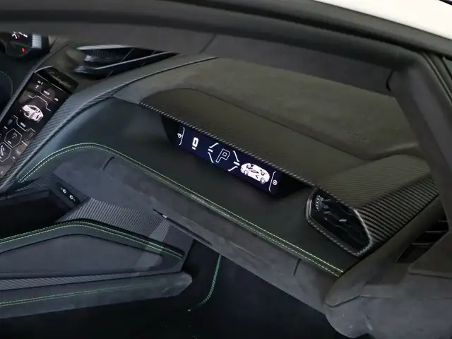 Lamborghini Revuelto view 14
