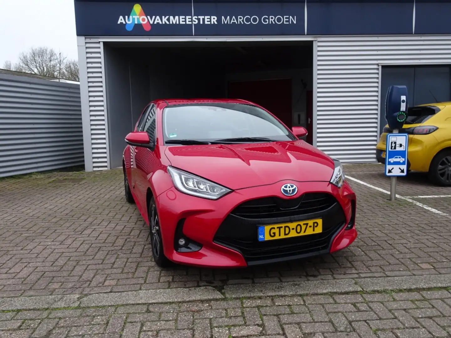 Toyota Yaris achteruitrijcamera, android, 1.5 Hyb. Dynamic Rot - 1