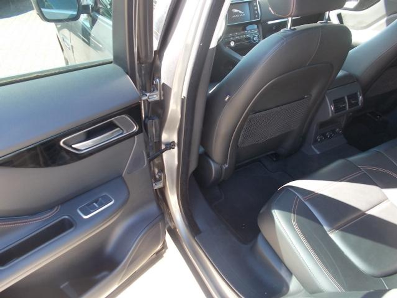 Jaguar F-Pace Prestige, Navi, Leder, SHZ, Allwetter — photo 14