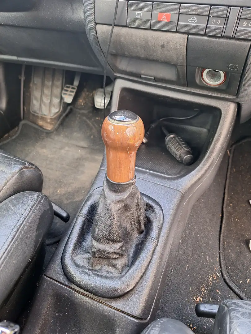 Volkswagen Golf Golf 4 Highline Cabriolet 2.0 Zwart - 2