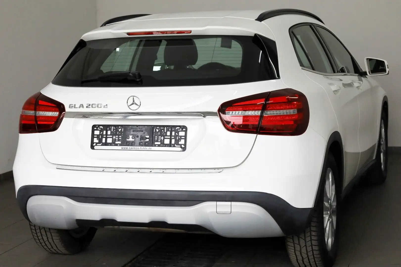 Mercedes-Benz GLA 200 CDI ,Style, T.Leder,LED,8fach bereift Weiß - 2
