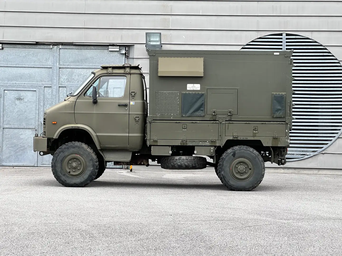 Sonstige Sonstige Reynolds Boughton RB44 / 4x4 Allrad / Diesel Braun - 1